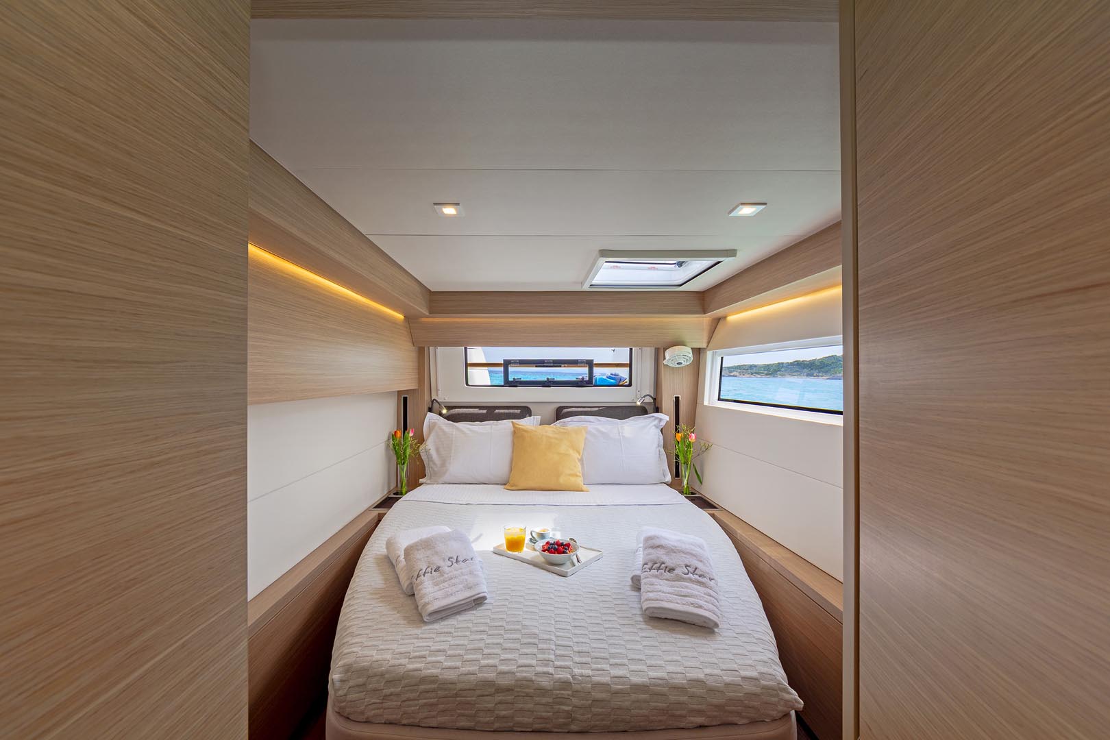 EFFIE STAR s/c effie star - interior  image 5