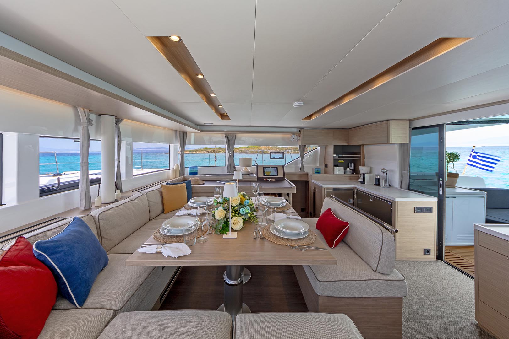 EFFIE STAR s/c effie star - interior  image 2