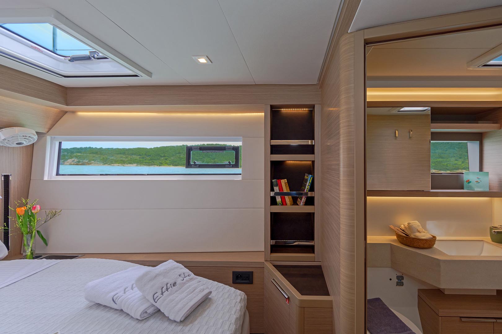 EFFIE STAR s/c effie star - interior  image 4