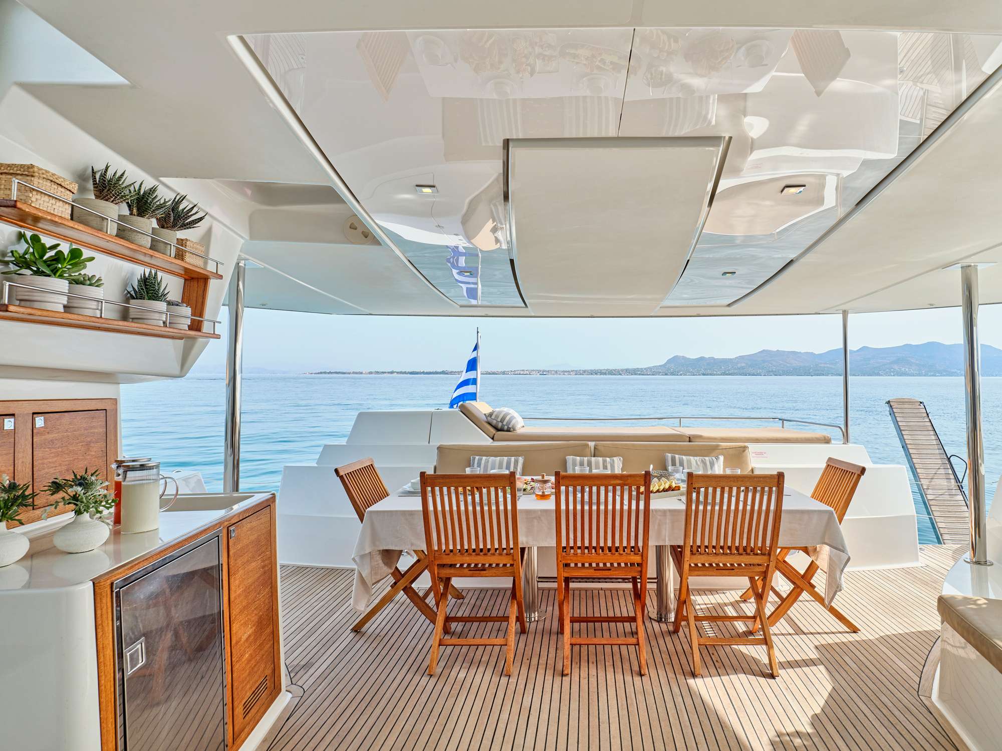 High Five s/c high five - exterior  image 1