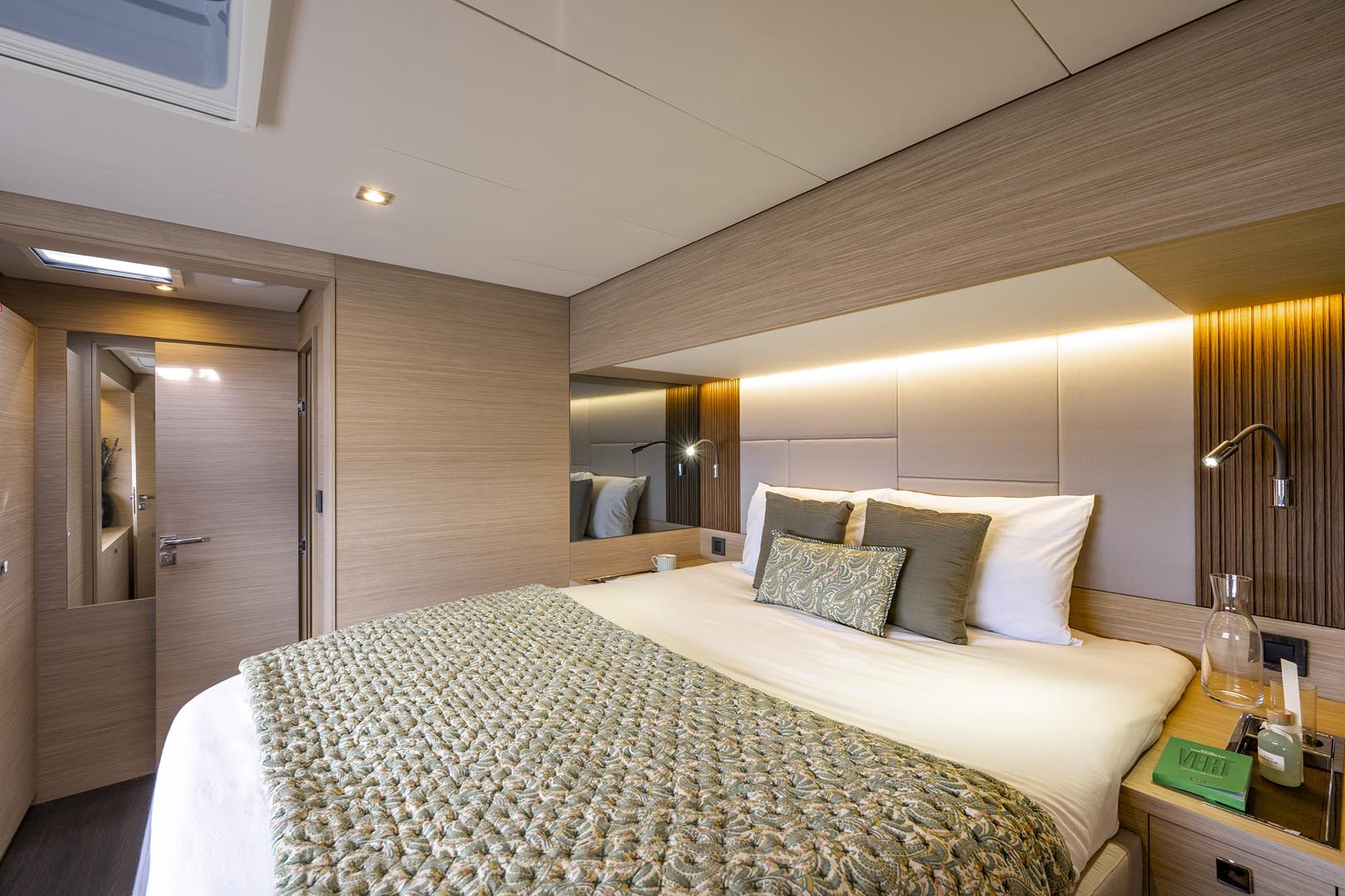 LADY M s/c lady m - interior  image 4