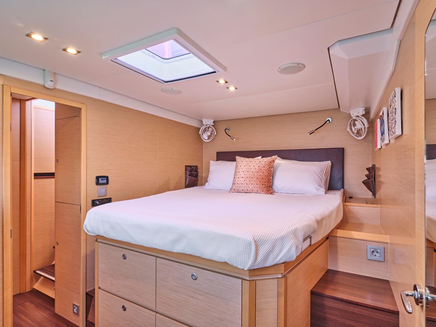 NOVA s/c nova - interior  image 10