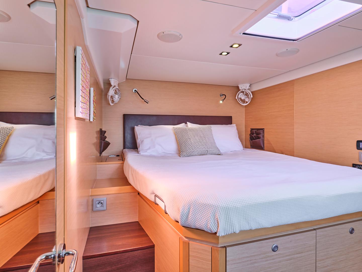 NOVA s/c nova - interior  image 9