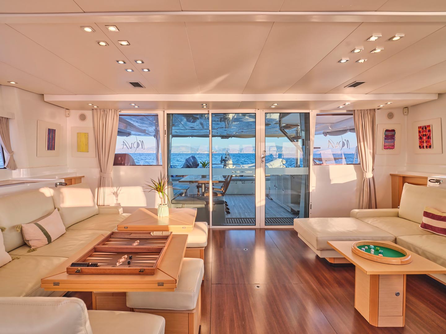 NOVA s/c nova - interior  image 1