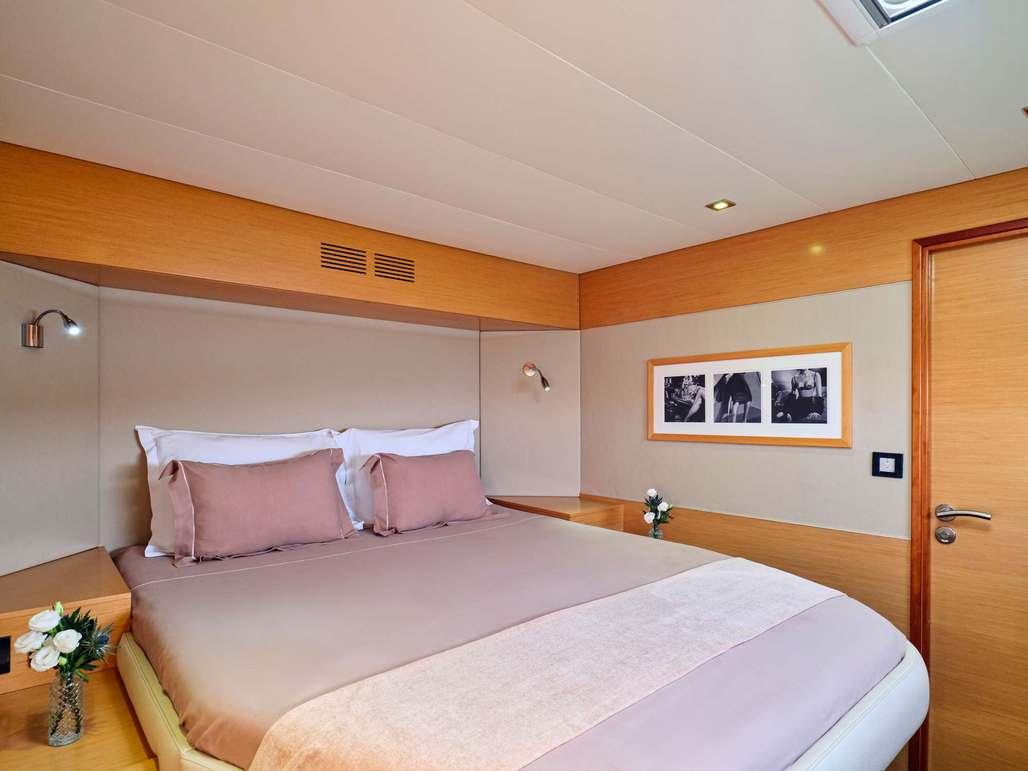 High Five s/c high five - interior  image 2